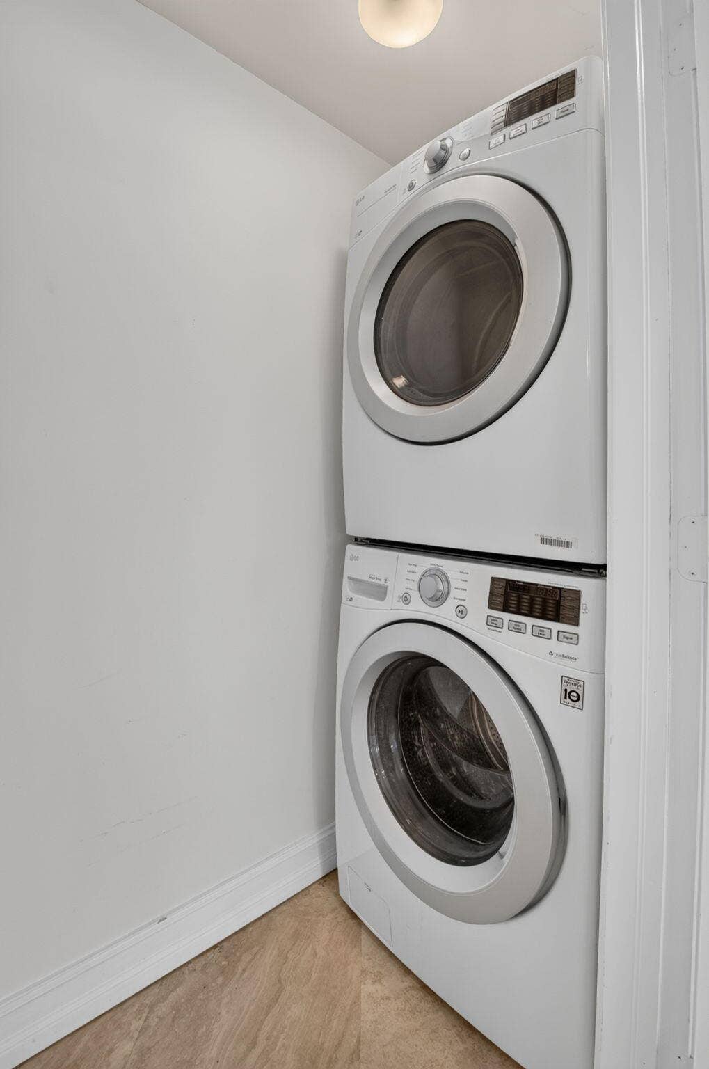 99 SE Mizner Boulevard, #Ph37, Boca Raton, FL 33432 Stackable washer and dryer unit.