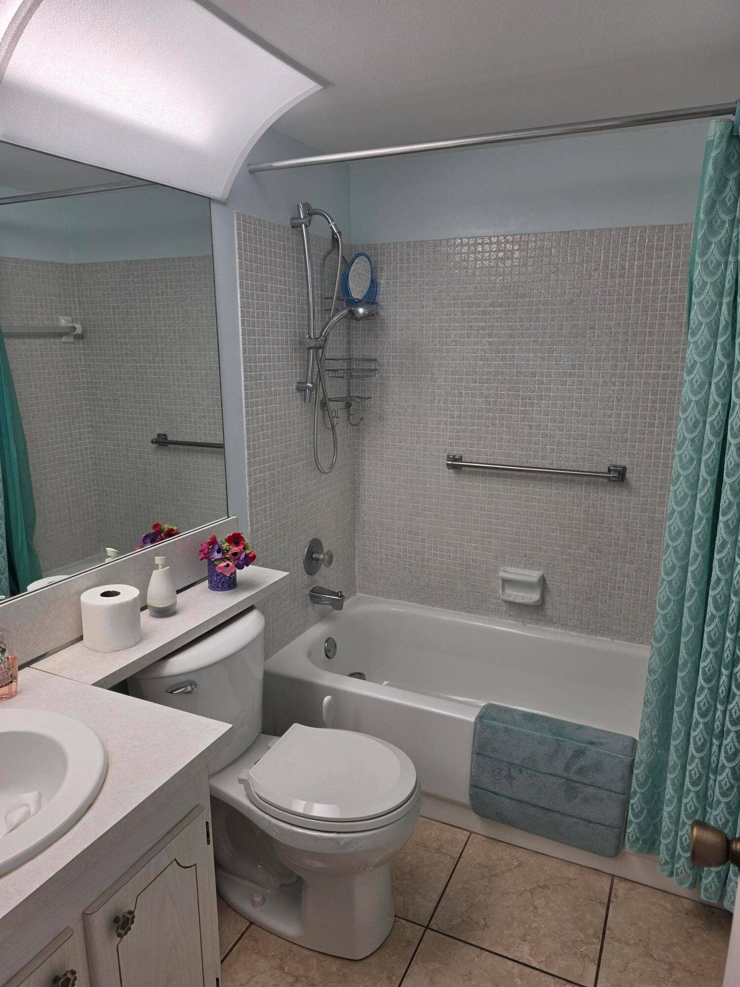 15 Markham A, #15, Deerfield Beach, Deerfield Beach, FL 33442 Bathroom