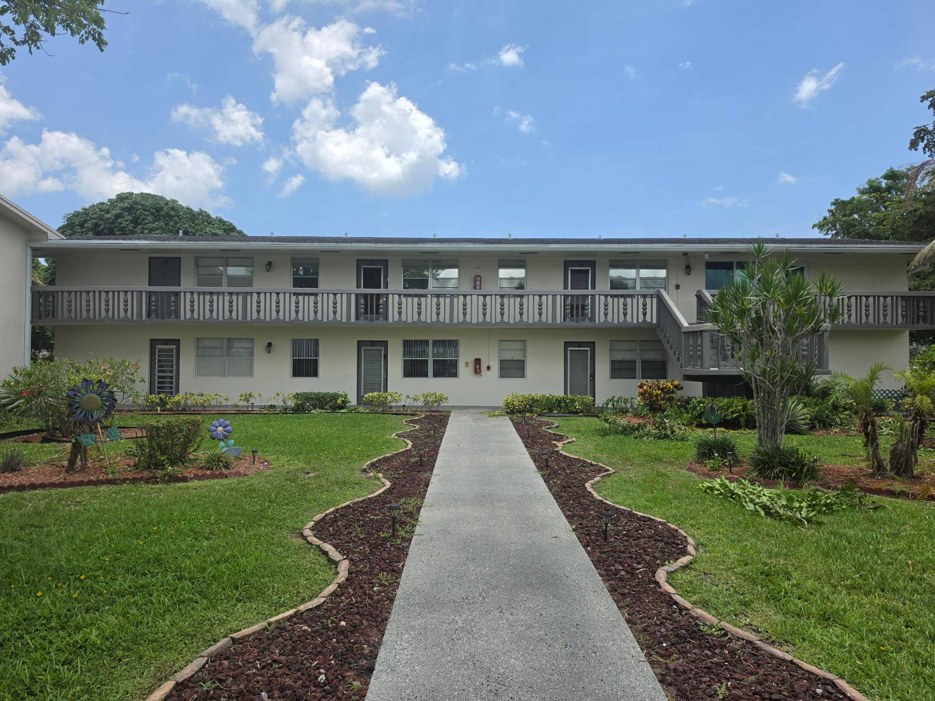 15 Markham A, #15, Deerfield Beach, Deerfield Beach, FL 33442 Walkway
