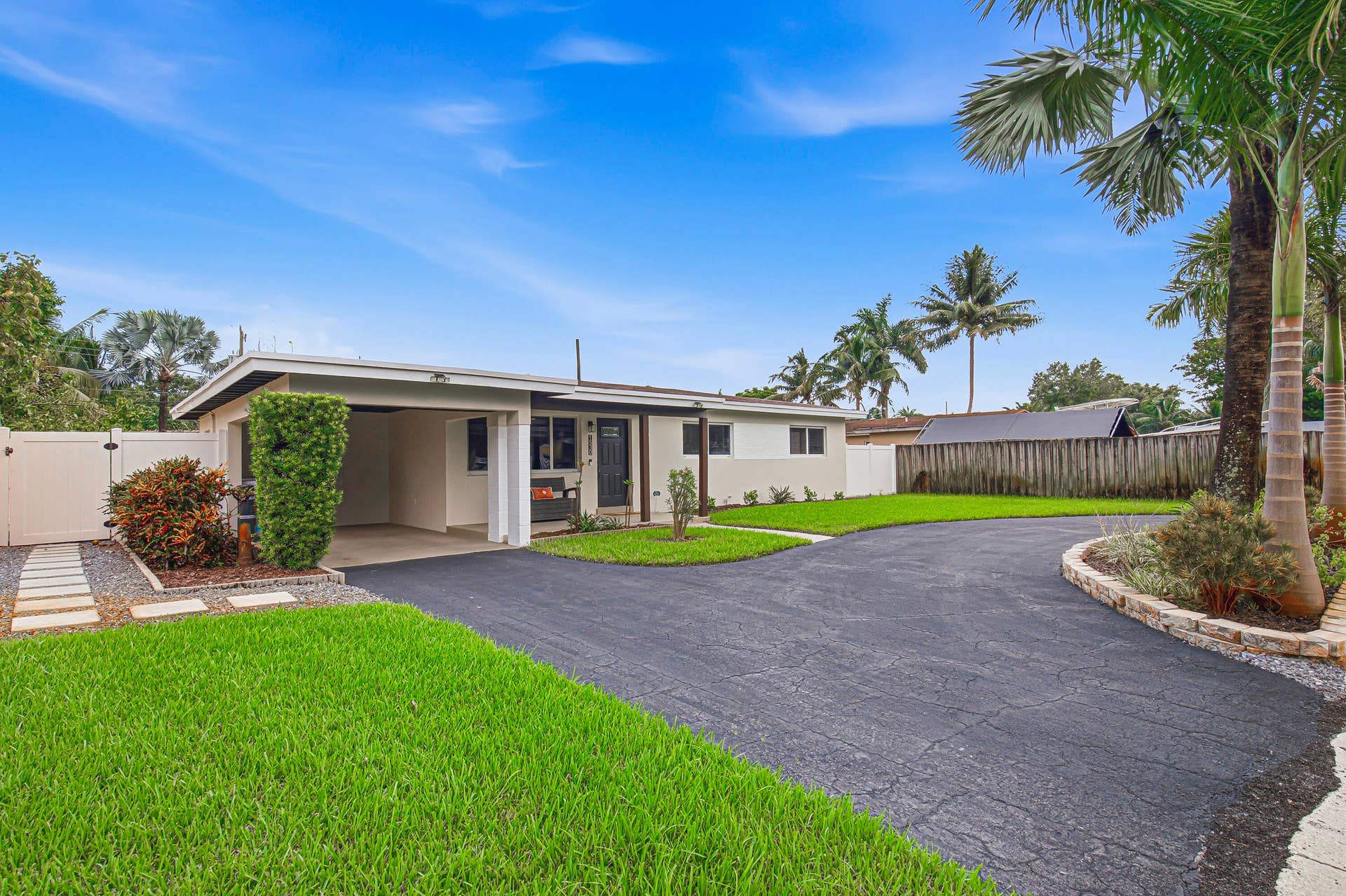 1530 SW 25TH Avenue, Fort Lauderdale, FL 33312 North side