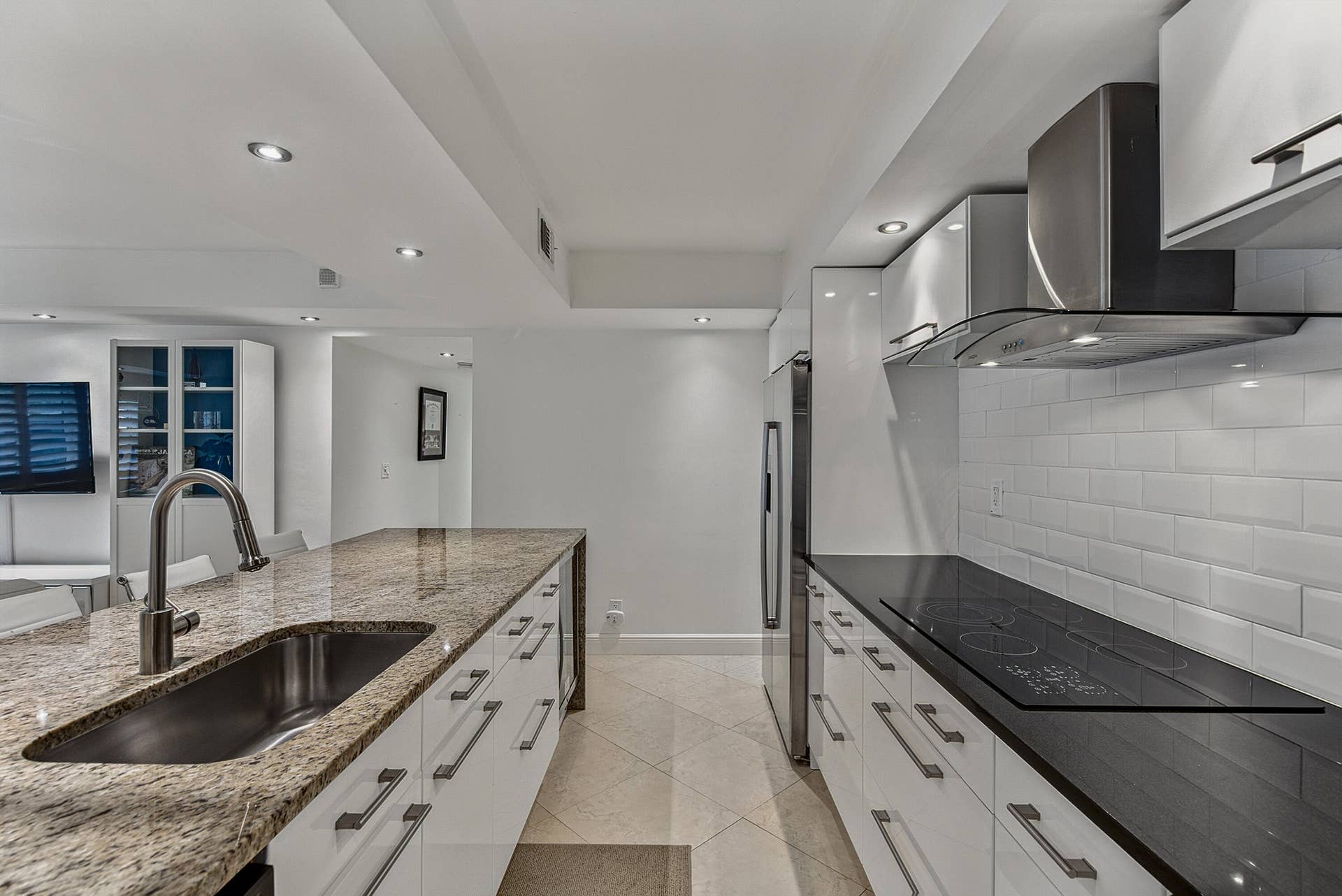 2900 NE 30th Street, #G1, Fort Lauderdale, FL 33306 Wine Cooler