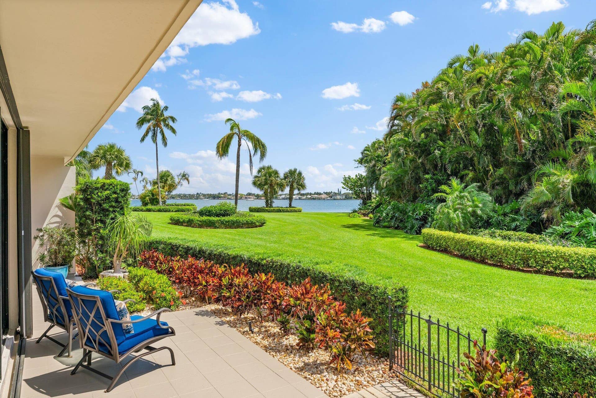 122 Lakeshore Drive, #G40, North Palm Beach, FL 33408 G40 PATIO GROUNDS VIEW 4 - Copy