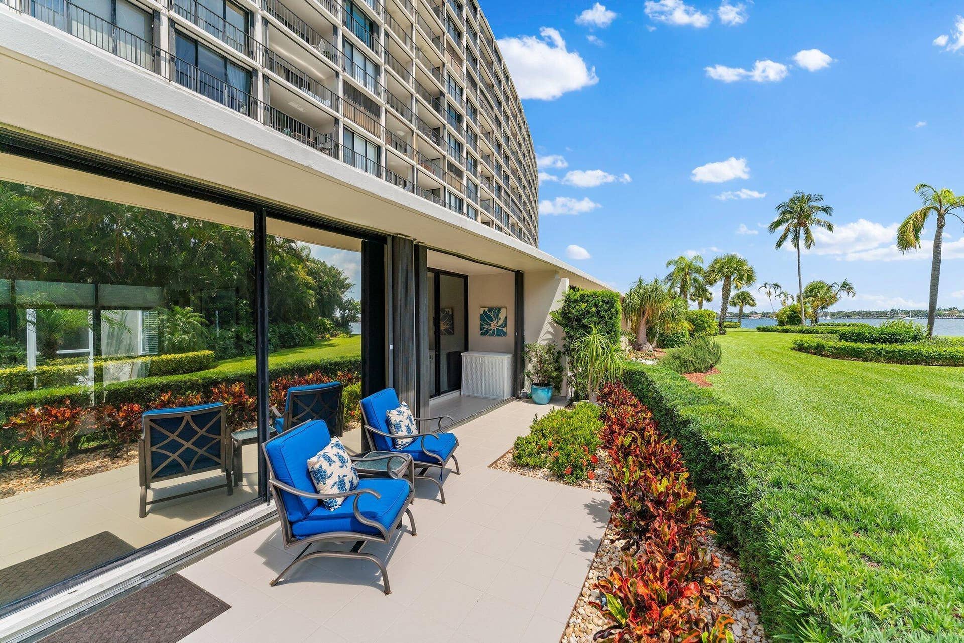 122 Lakeshore Drive, #G40, North Palm Beach, FL 33408 G40 PATIO GROUNDS VIEW 5 - Copy