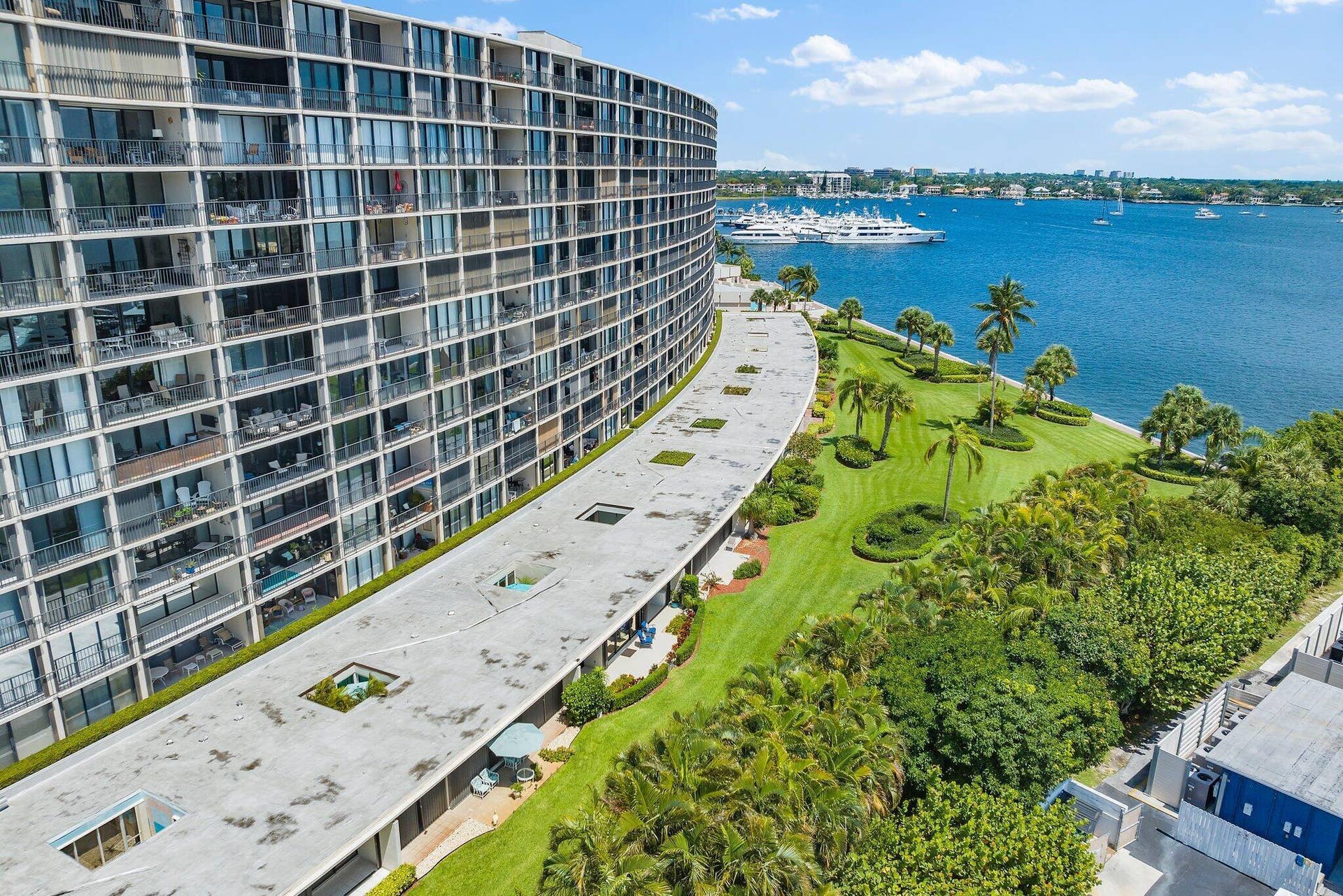 122 Lakeshore Drive, #G40, North Palm Beach, FL 33408 G40 AERIAL CLOSE - Copy