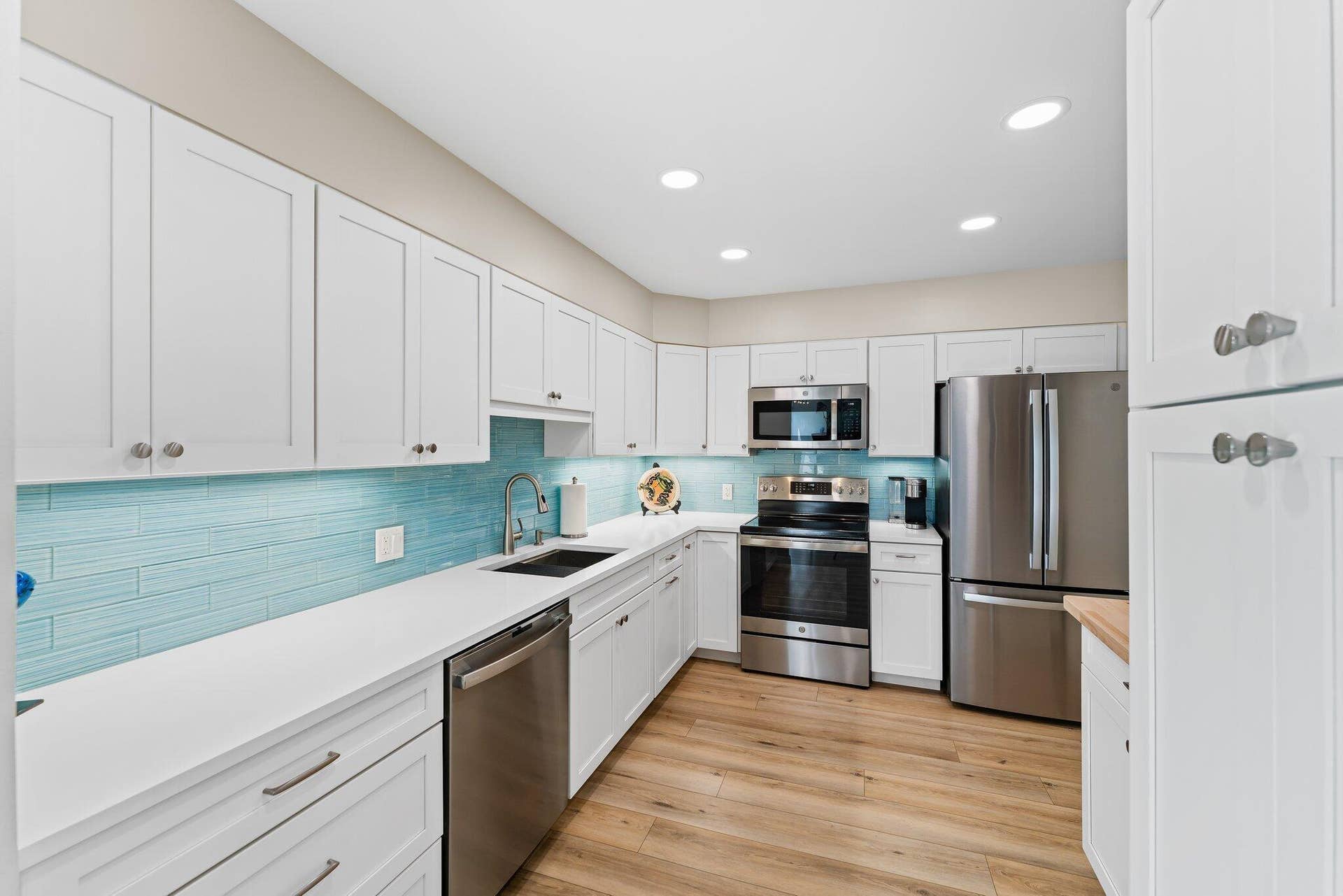 122 Lakeshore Drive, #G40, North Palm Beach, FL 33408 G40 KITCHEN - Copy