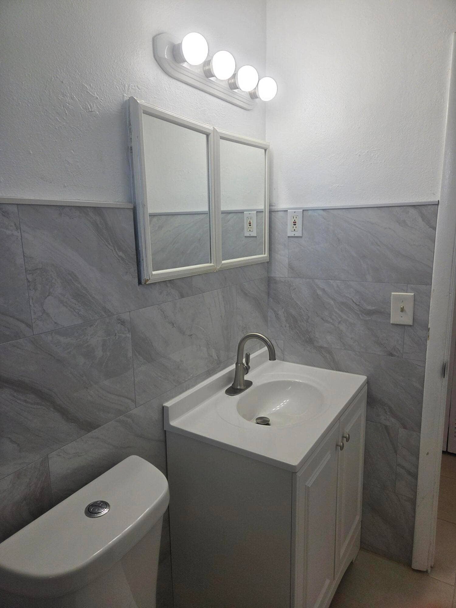 932 Green Street, #A, West Palm Beach, FL 33405 Bathroom