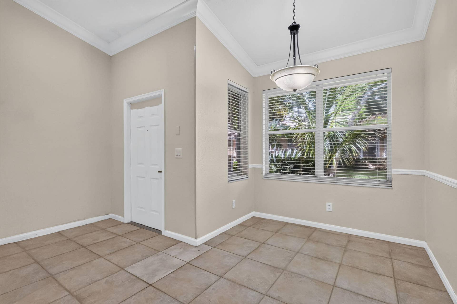 2521 S Coral Trace Circle, Delray Beach, FL 33445 Dining Area