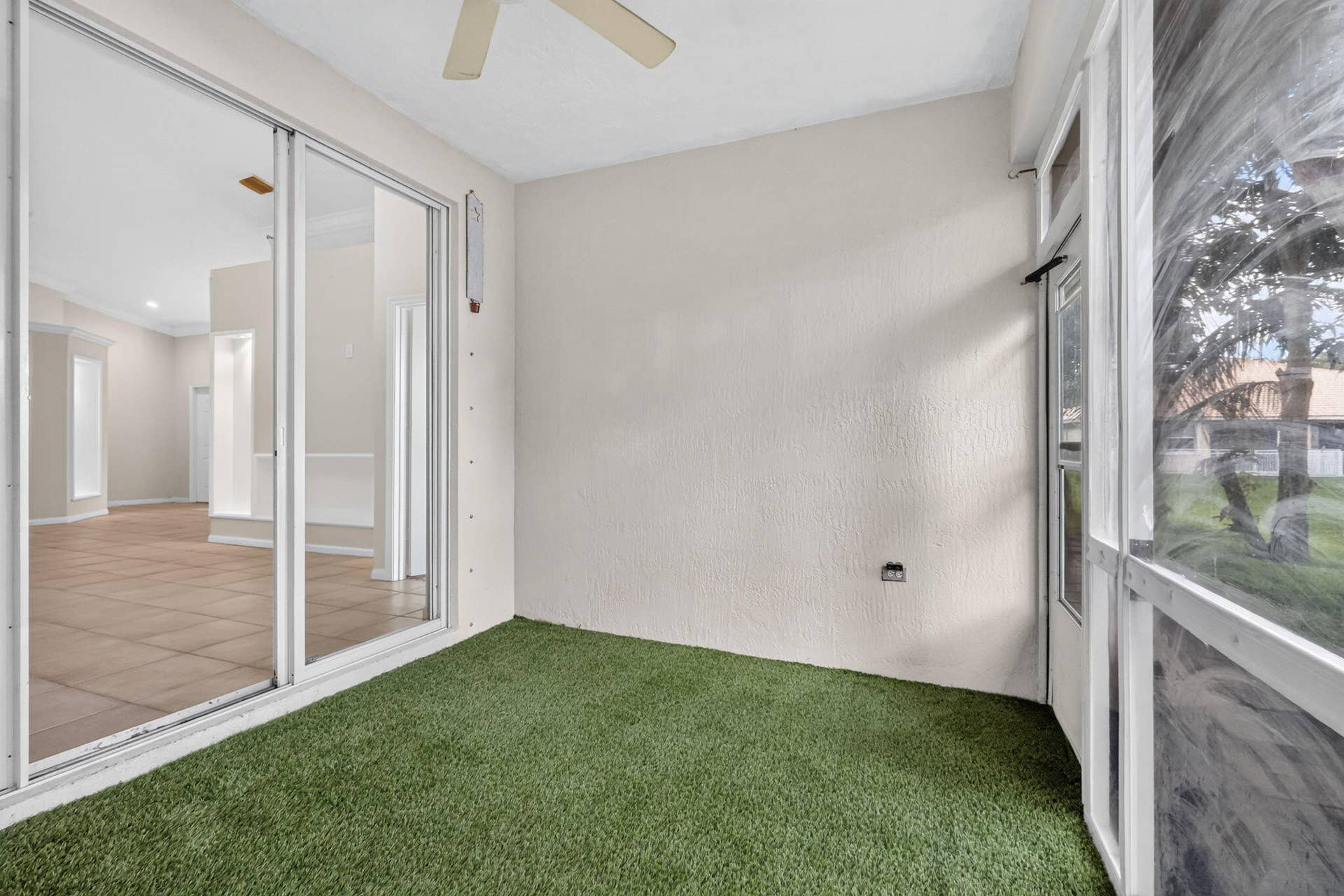 2521 S Coral Trace Circle, Delray Beach, FL 33445 Enclosed Patio