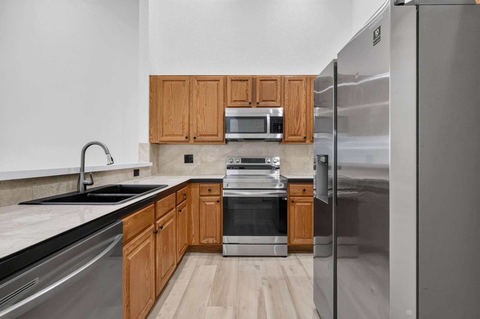2521 S Coral Trace Circle, Delray Beach, FL 33445 Kitchen