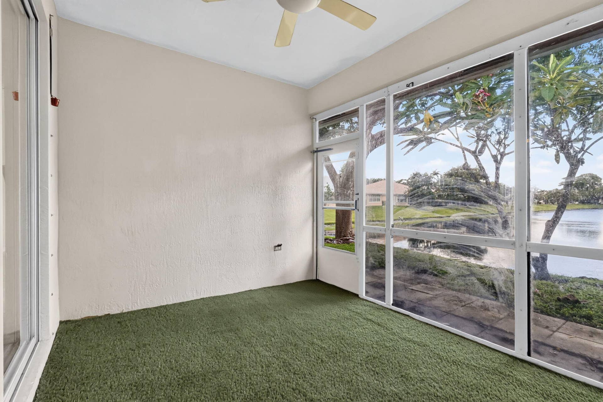 2521 S Coral Trace Circle, Delray Beach, FL 33445 Enclosed Patio