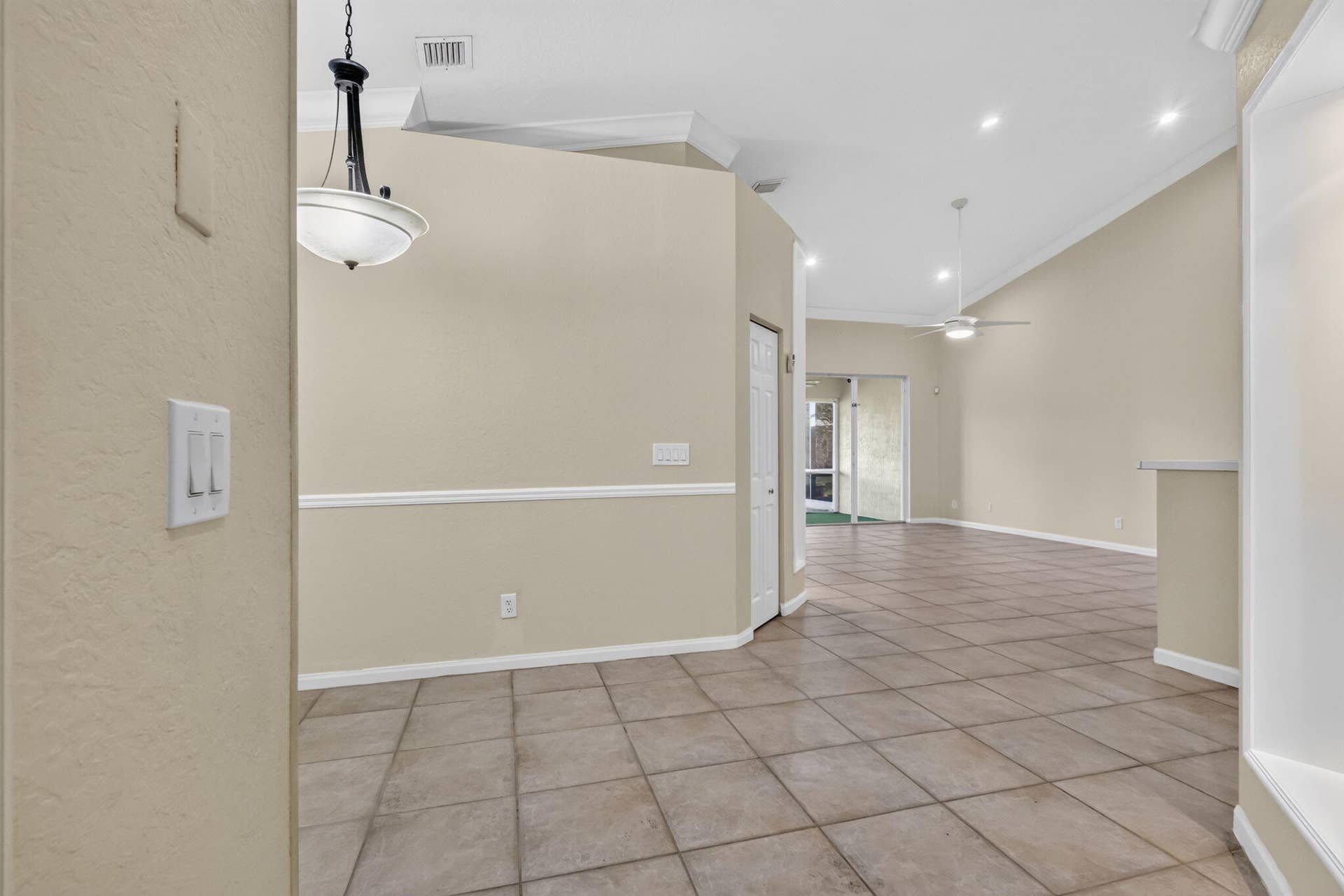 2521 S Coral Trace Circle, Delray Beach, FL 33445 Dining Area