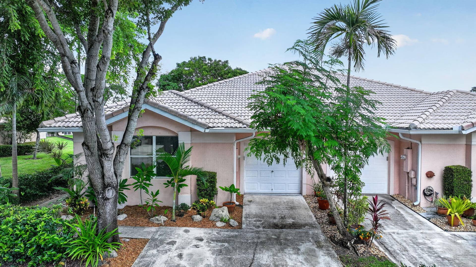 2521 S Coral Trace Circle, Delray Beach, FL 33445 Villa Front