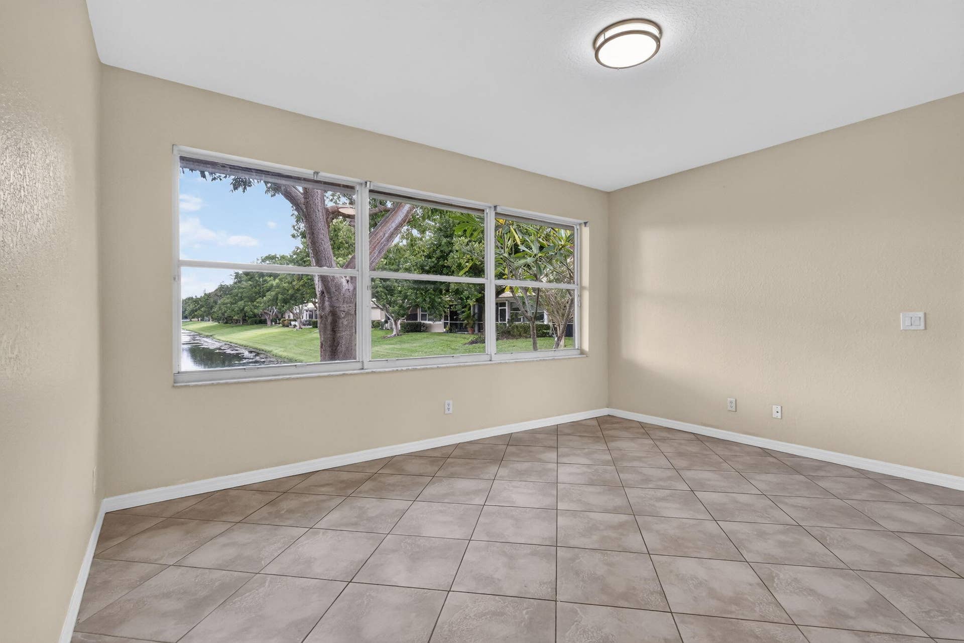 2521 S Coral Trace Circle, Delray Beach, FL 33445 Primary Bedroom