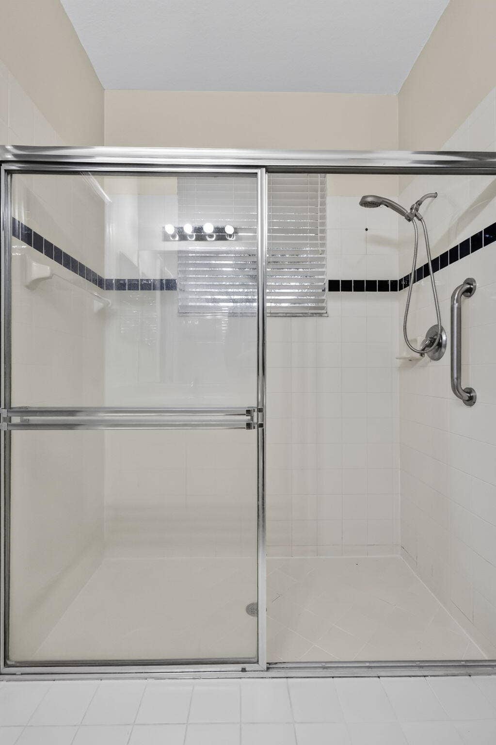 2521 S Coral Trace Circle, Delray Beach, FL 33445 Bathroom 2
