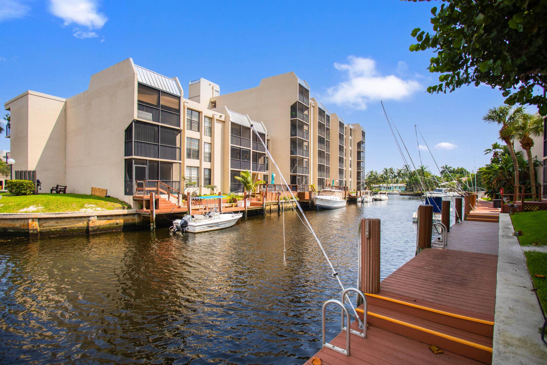 17 Royal Palm Way, #6010, Boca Raton, FL 33432 585A8002
