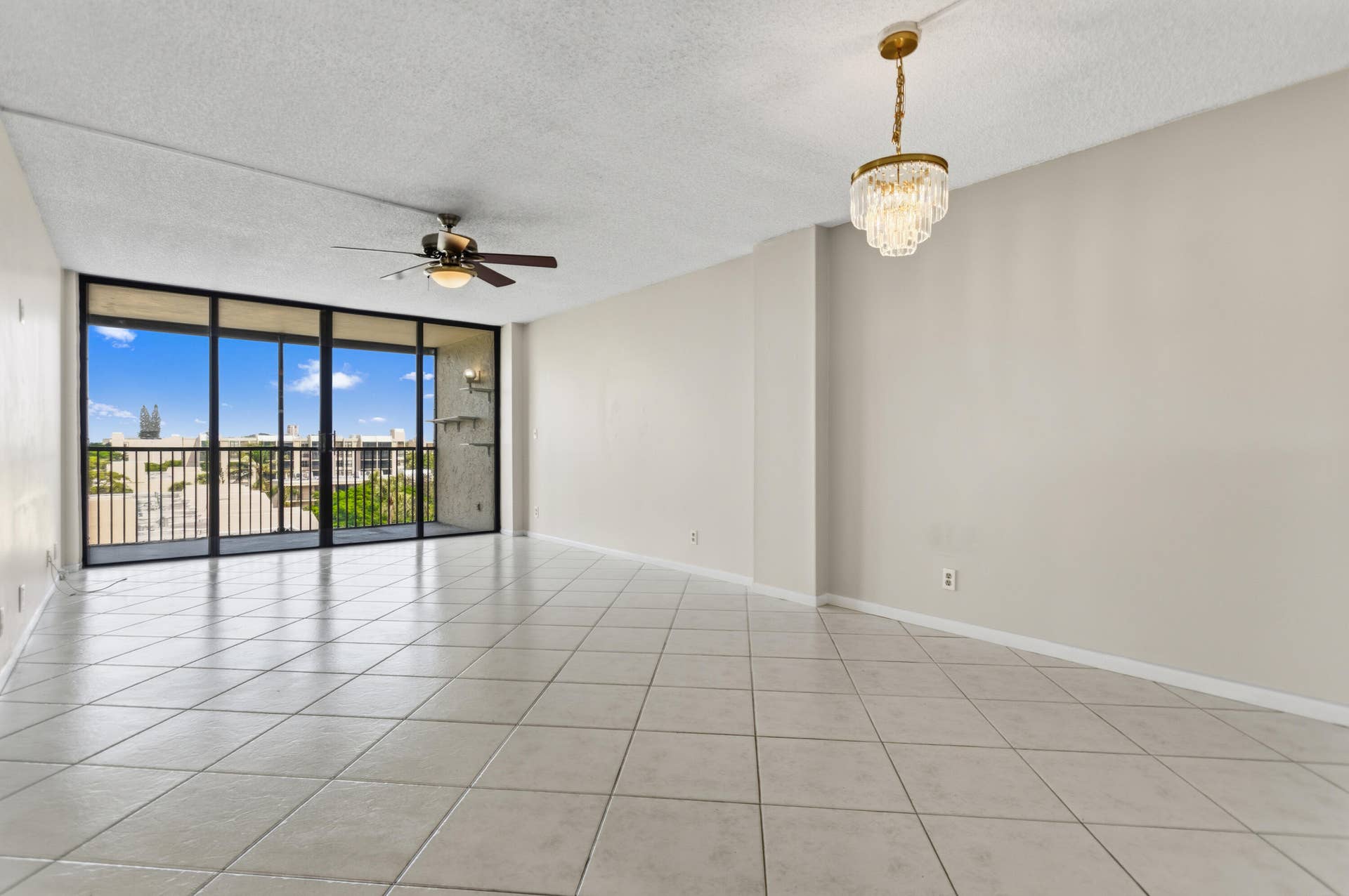 17 Royal Palm Way, #6010, Boca Raton, FL 33432 Dining Room
