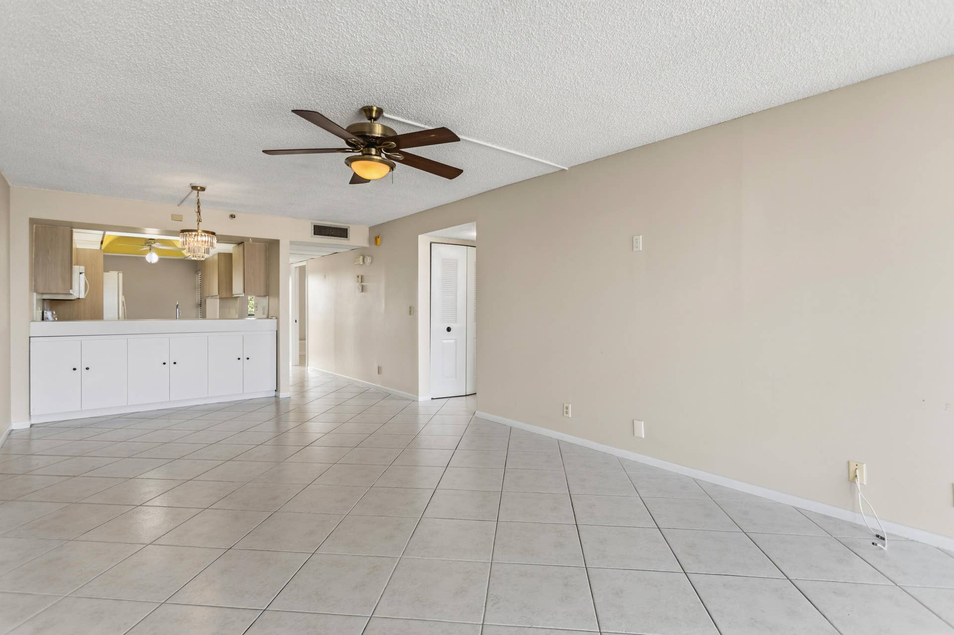 17 Royal Palm Way, #6010, Boca Raton, FL 33432 585A8075