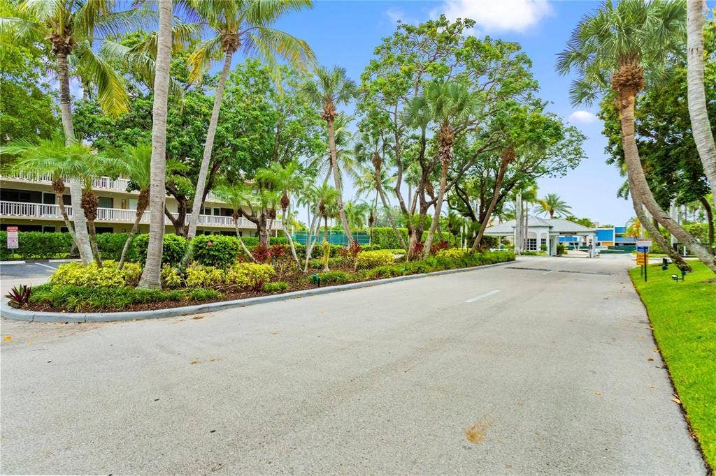 17 Royal Palm Way, #6010, Boca Raton, FL 33432 Gated Community