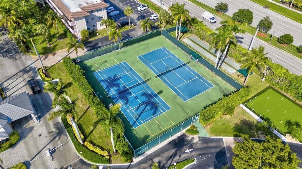 17 Royal Palm Way, #6010, Boca Raton, FL 33432 Boca Bayou Tennis Courts