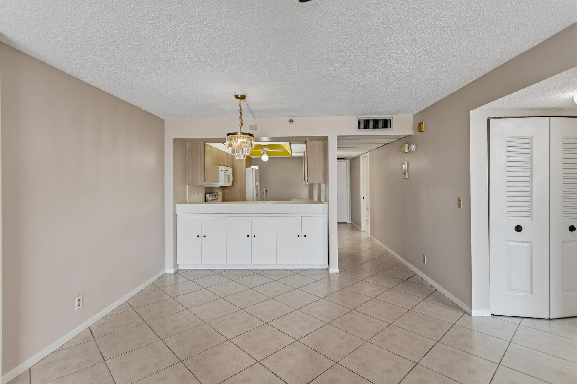 17 Royal Palm Way, #6010, Boca Raton, FL 33432 585A8096