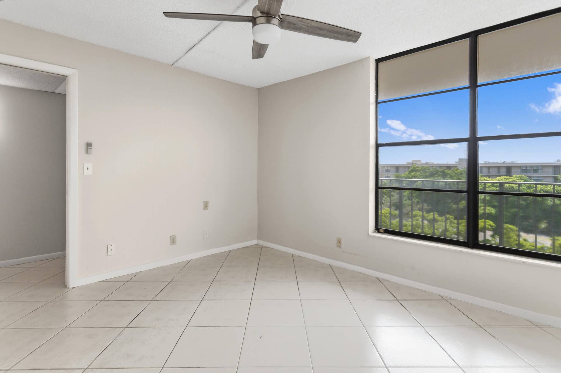 17 Royal Palm Way, #6010, Boca Raton, FL 33432 Large Bedroom 2