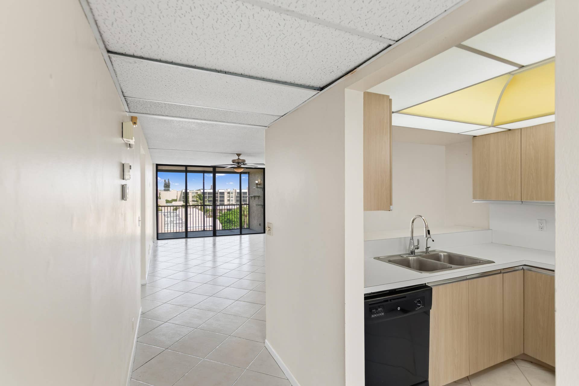 17 Royal Palm Way, #6010, Boca Raton, FL 33432 585A8060