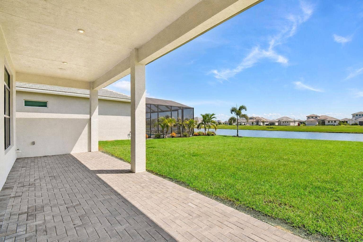 Expansive Patio