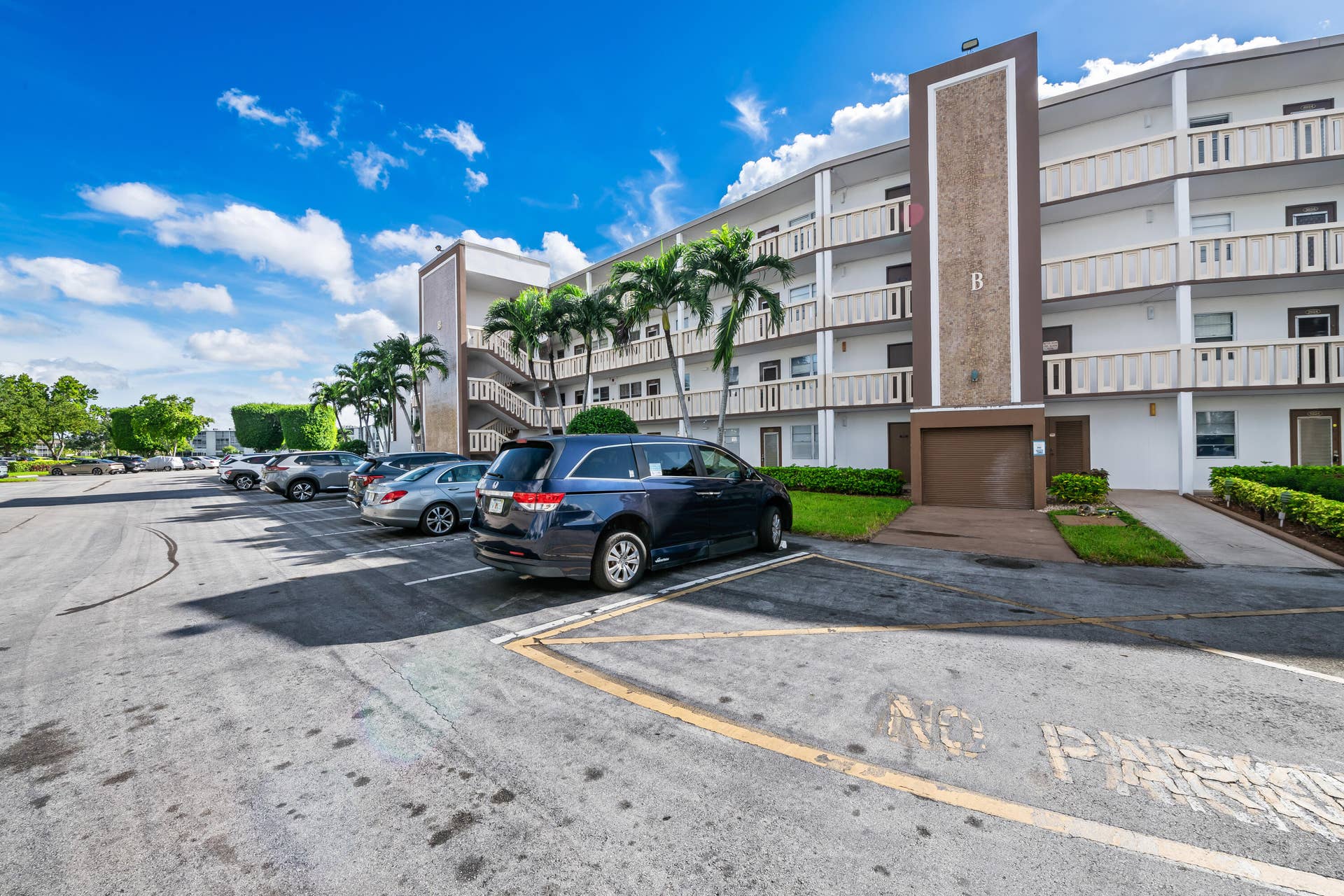 2025 GUILDFORD B, Boca Raton, FL 33434 DSC_8548