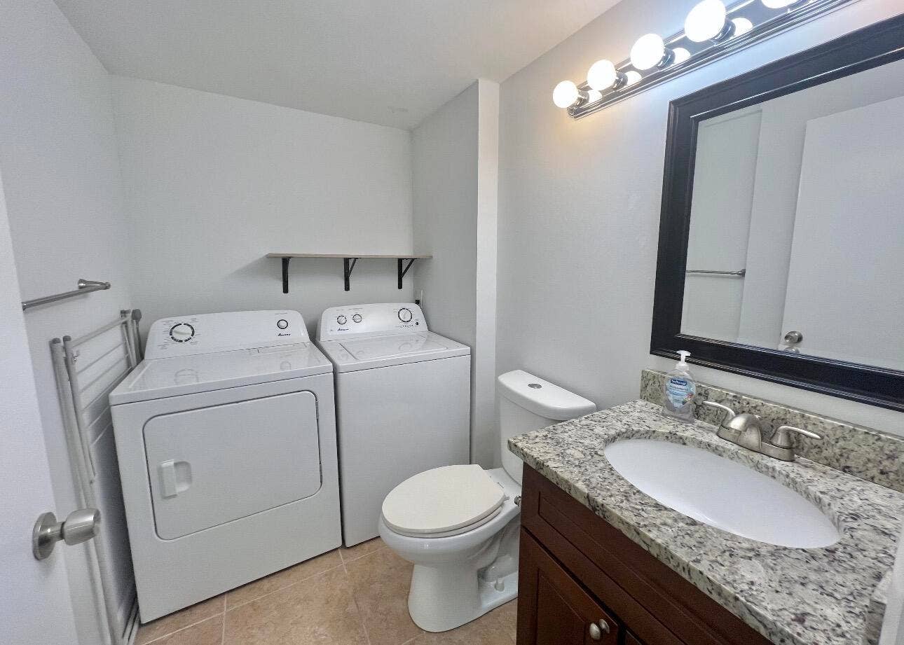 8017 80th Way, West Palm Beach, FL 33407 Laundry Area