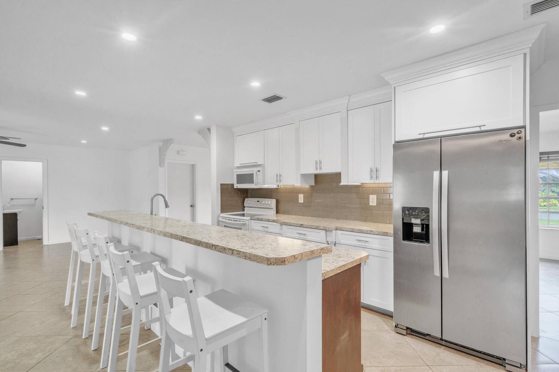 15 Kitchen (1)