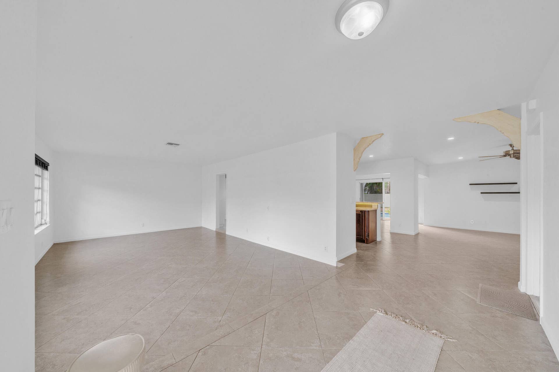 2 Living Area (1)