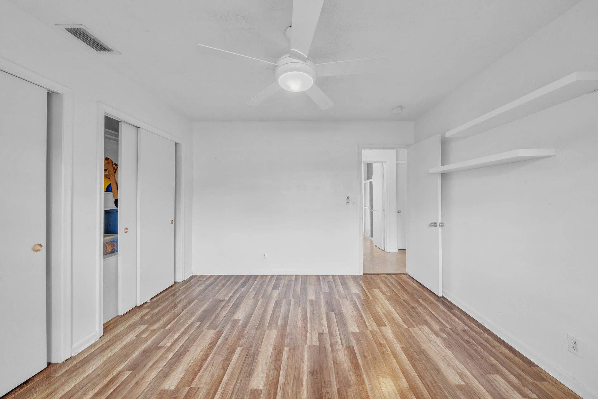 18 Guest Bedroom A (2)