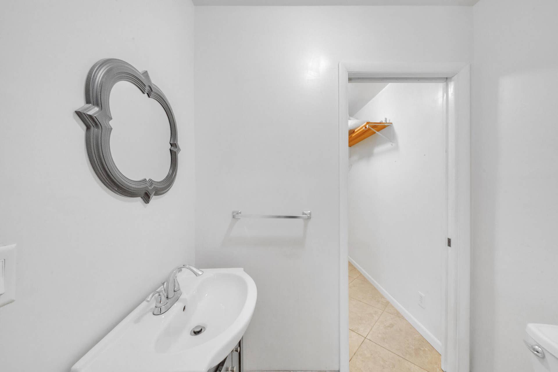 4 Half Bath
