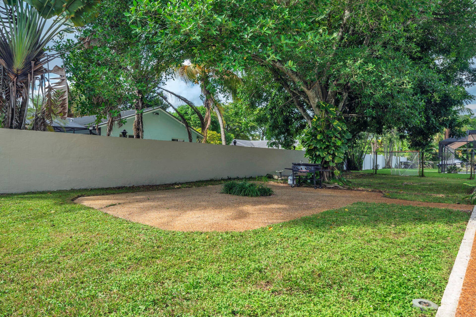 32 Backyard Views (3)