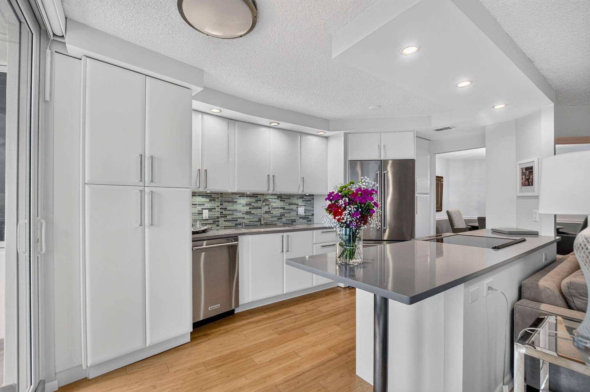 550 S Ocean Boulevard, #2209, Boca Raton, FL 33432 Beautiful White Modern Renovated Kitchen