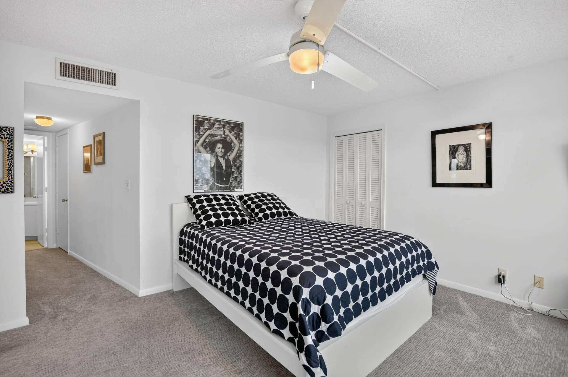 550 S Ocean Boulevard, #2209, Boca Raton, FL 33432 Guest Suite & Hall to Bathroom