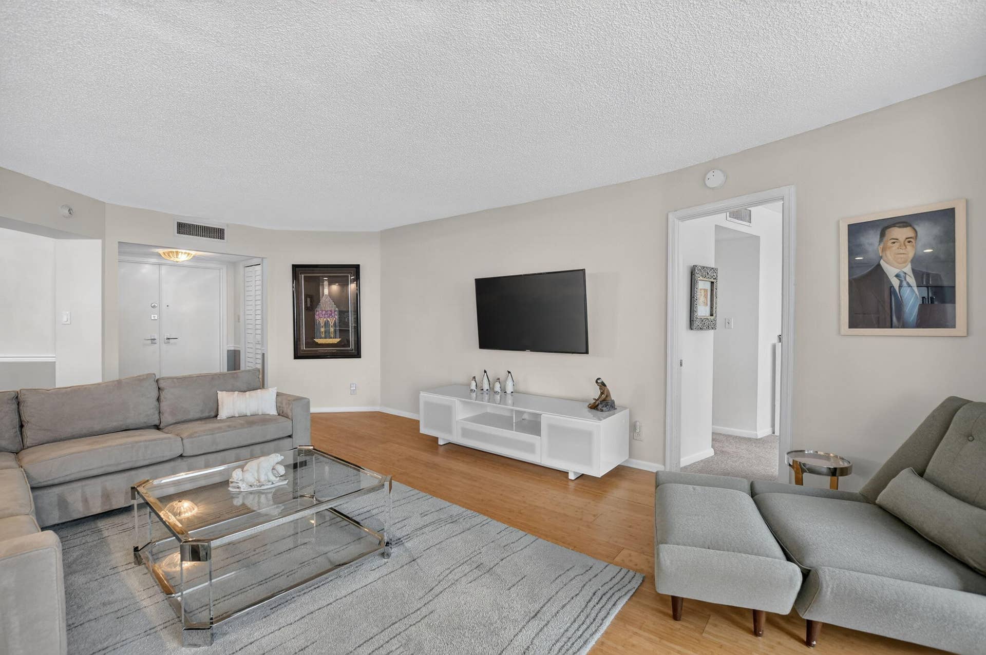 550 S Ocean Boulevard, #2209, Boca Raton, FL 33432 Living Rm & Guest Suite Entry