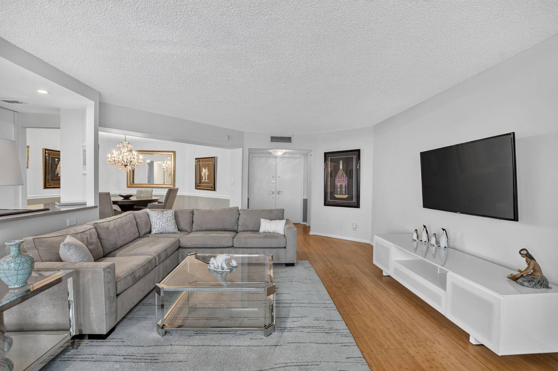 550 S Ocean Boulevard, #2209, Boca Raton, FL 33432 Living Rm Facing Foyer