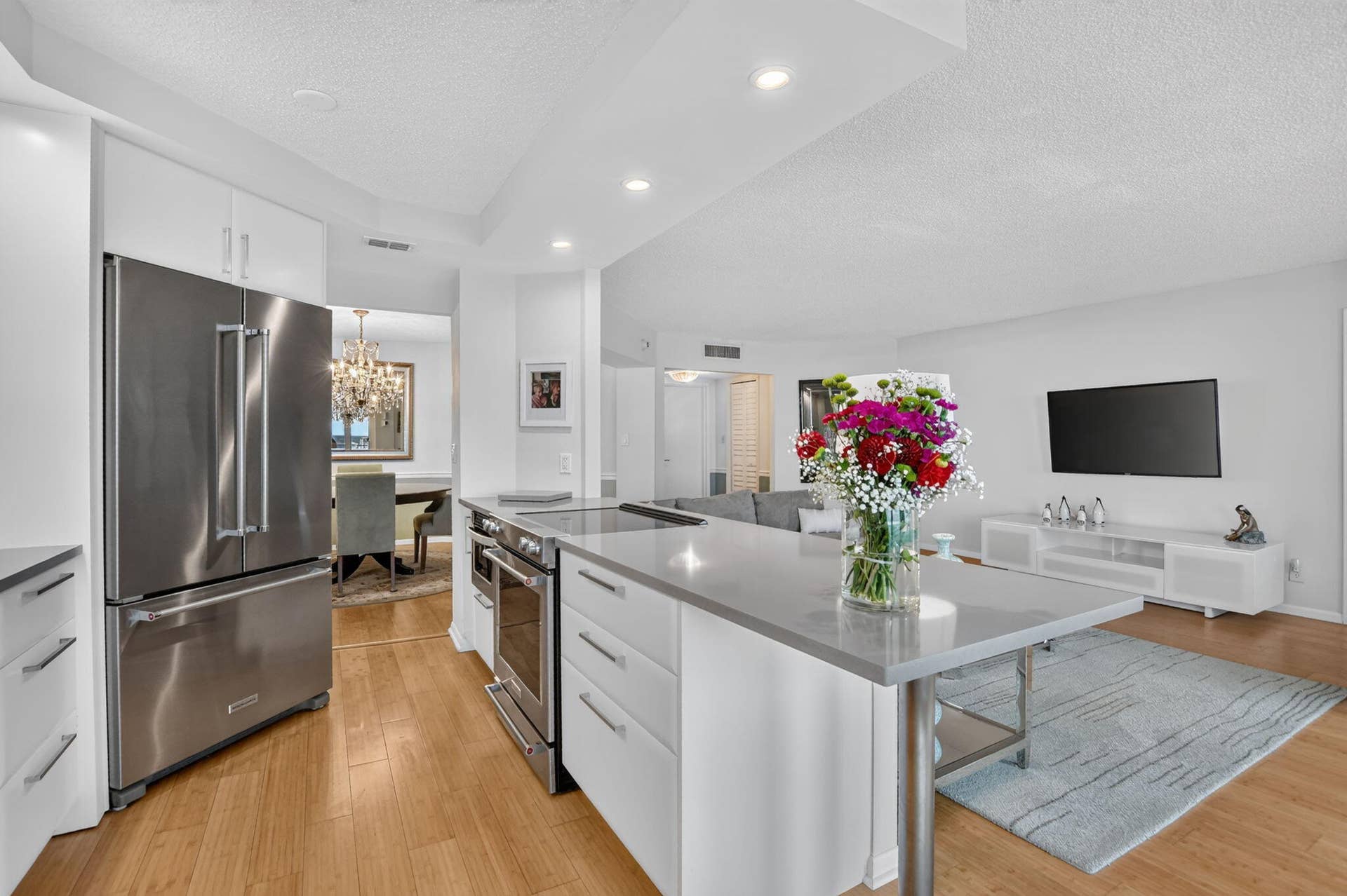 550 S Ocean Boulevard, #2209, Boca Raton, FL 33432 Kitchen & Snack Bar Counter