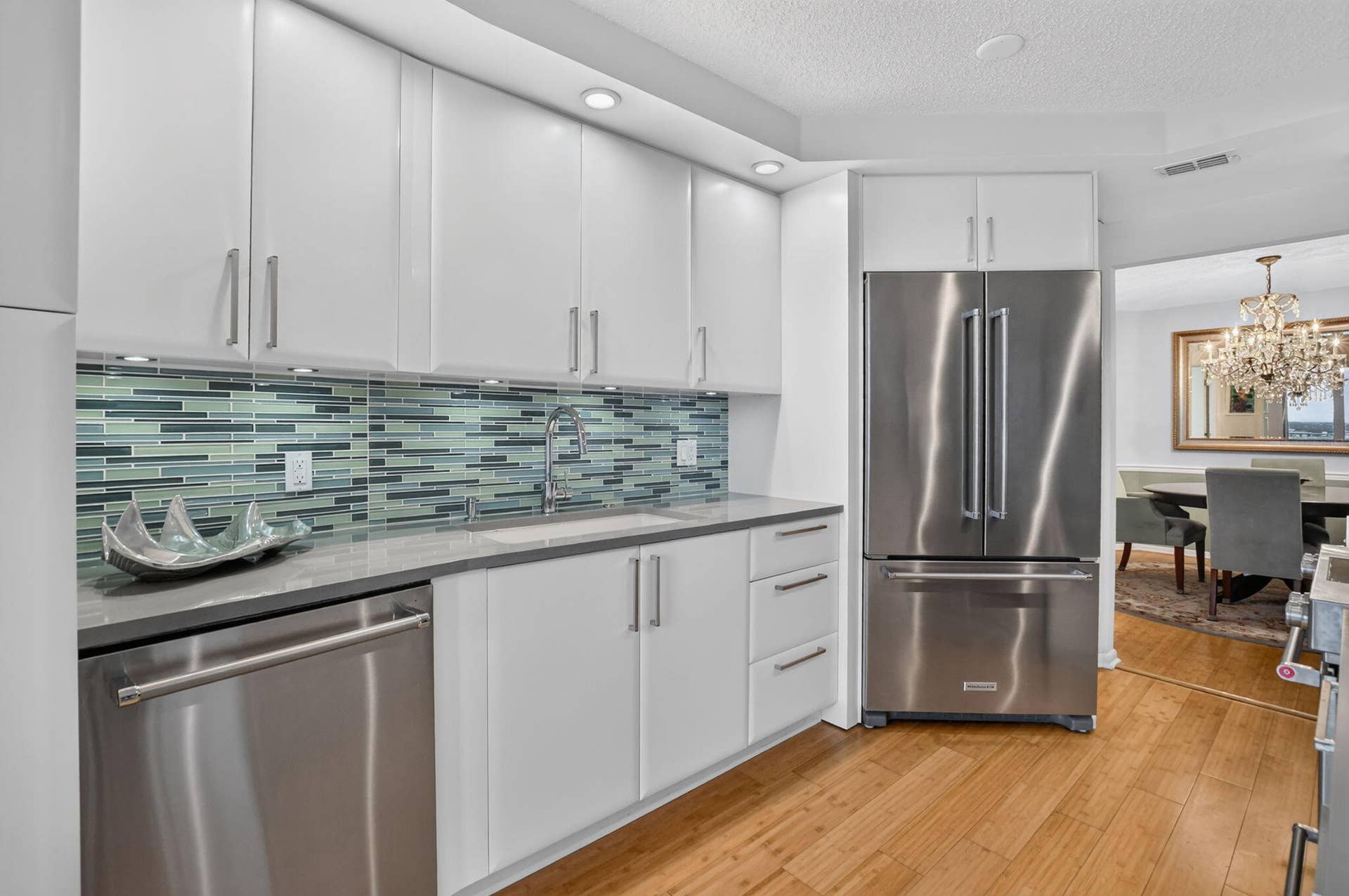 550 S Ocean Boulevard, #2209, Boca Raton, FL 33432 Quartz Countertops & Decorative Tile Backsplash
