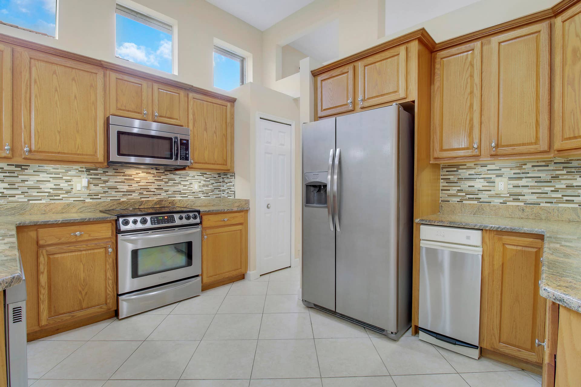 7603 Greenbrier Circle, Port St Lucie, FL 34986 Kitchen