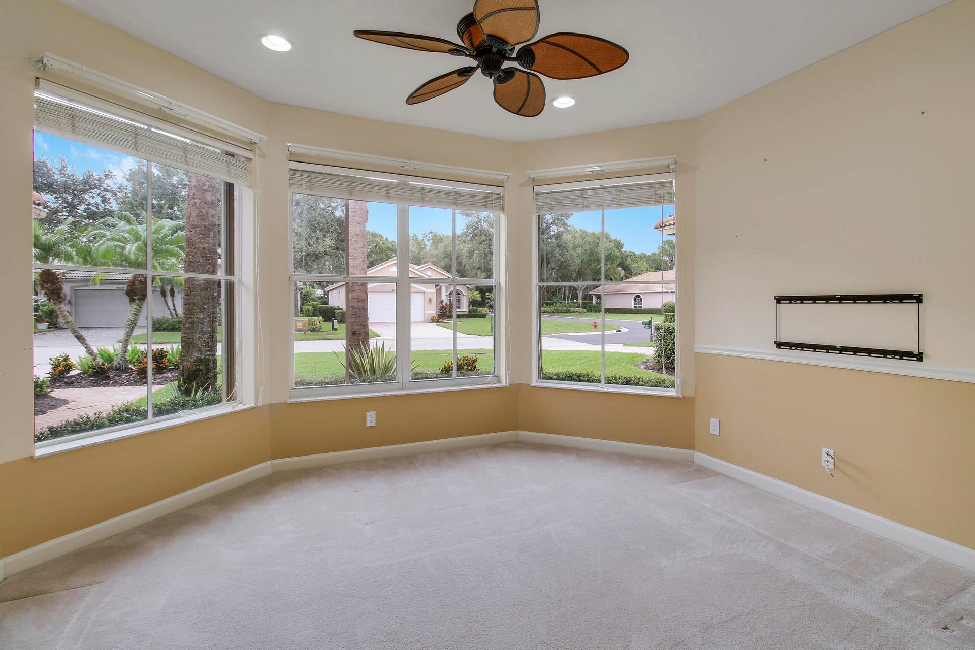 7603 Greenbrier Circle, Port St Lucie, FL 34986 Den