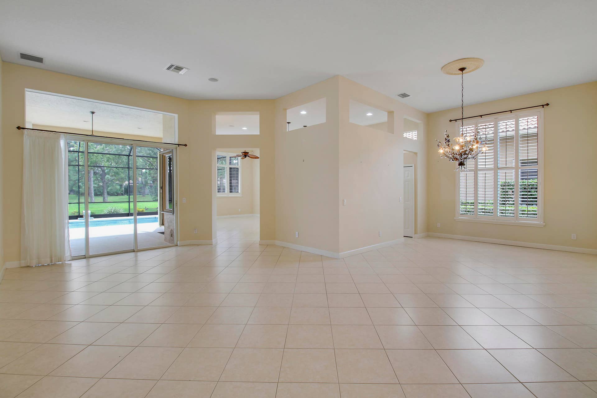 7603 Greenbrier Circle, Port St Lucie, FL 34986 Living/Dining