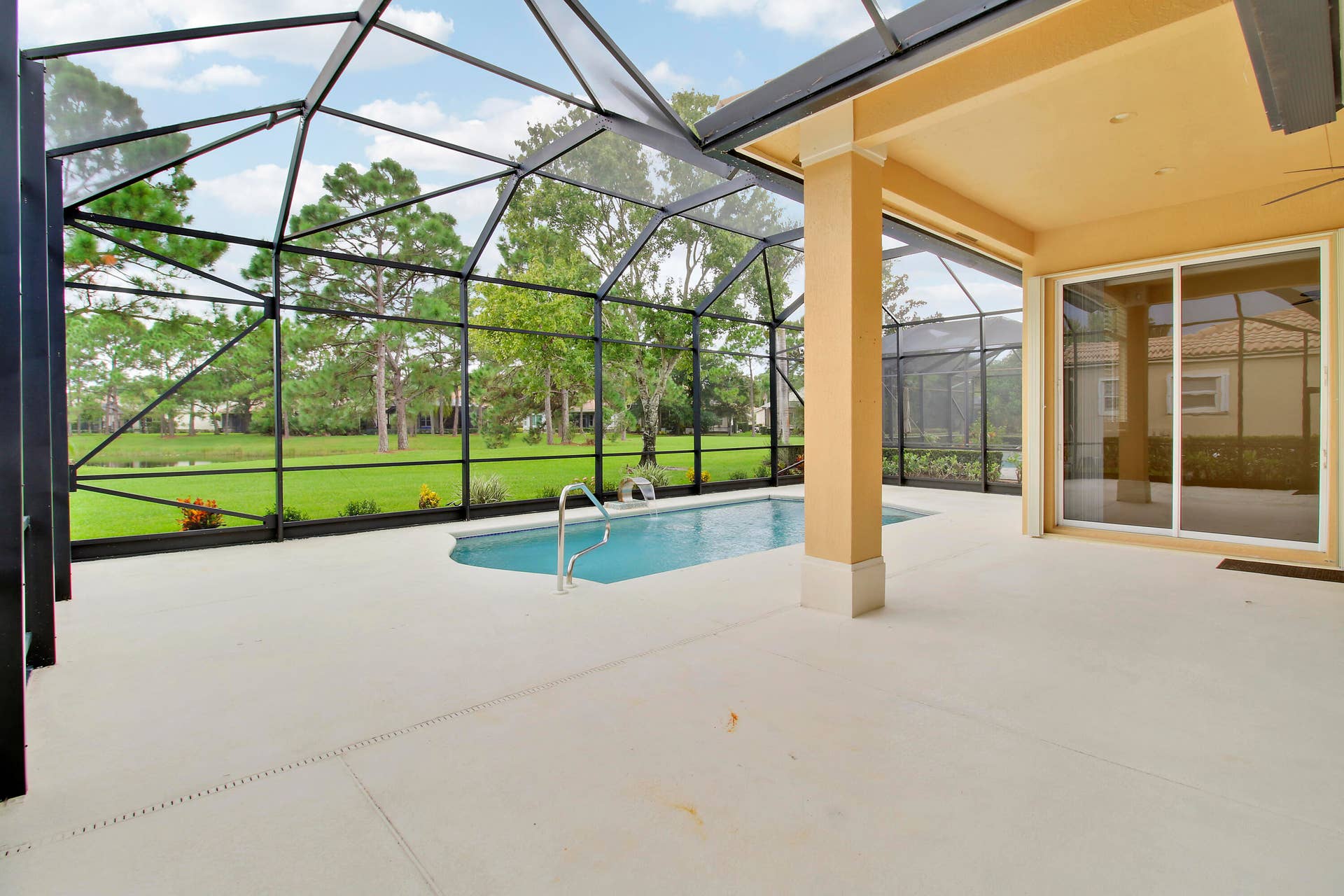 7603 Greenbrier Circle, Port St Lucie, FL 34986 Screened Patio/Pool