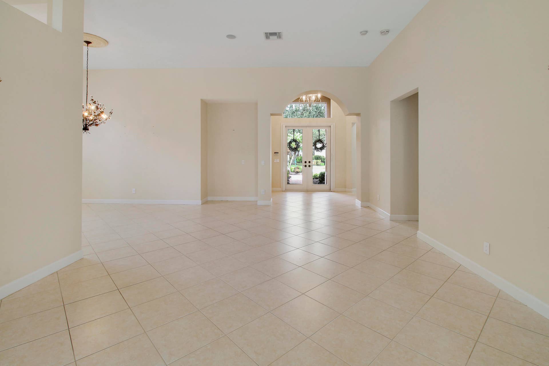 7603 Greenbrier Circle, Port St Lucie, FL 34986 Living Area