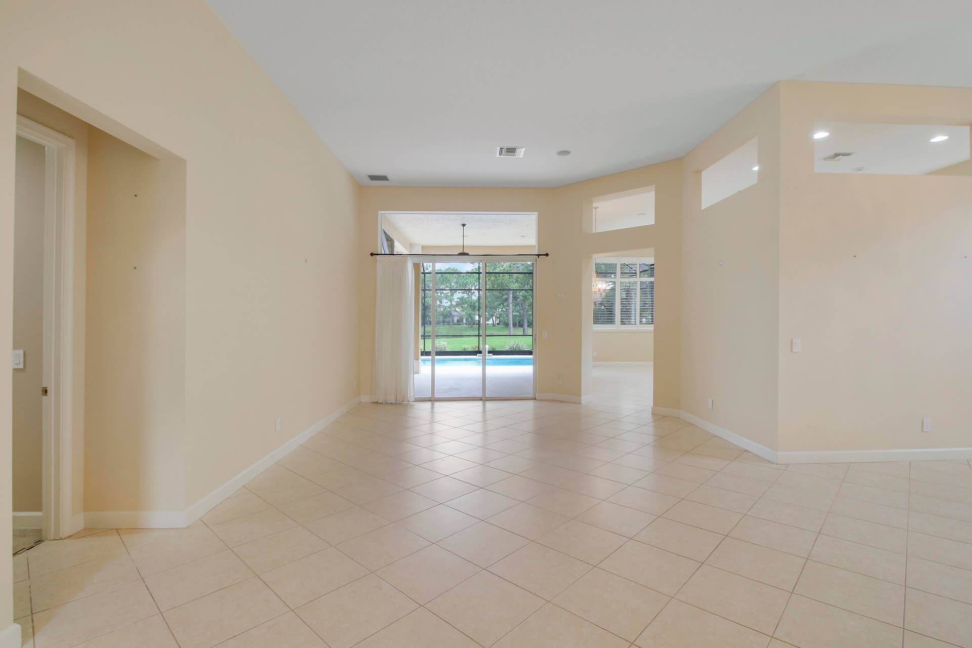 7603 Greenbrier Circle, Port St Lucie, FL 34986 Living Area