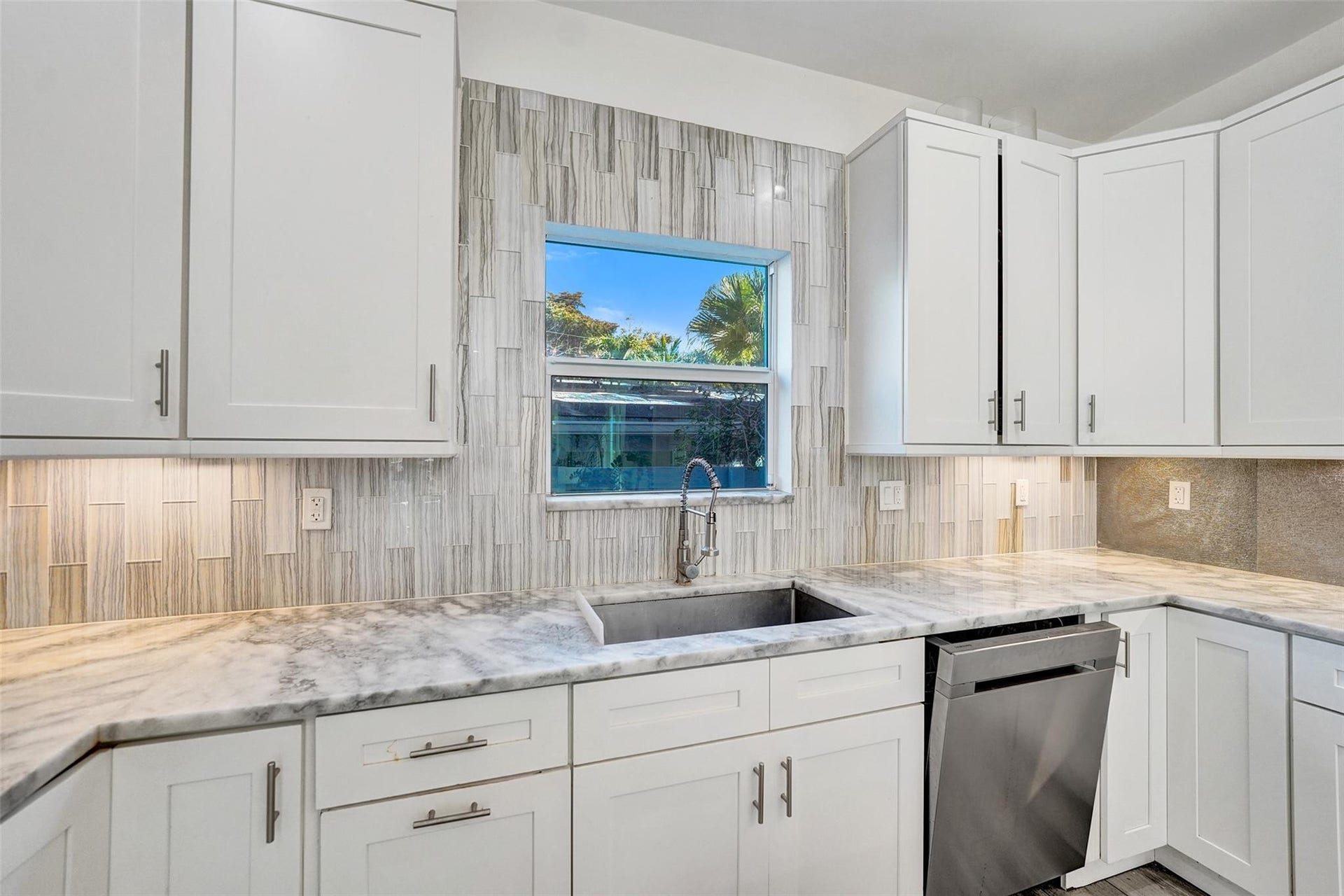 2502 NE 6TH Avenue, Wilton Manors, FL 33305 Photo 19