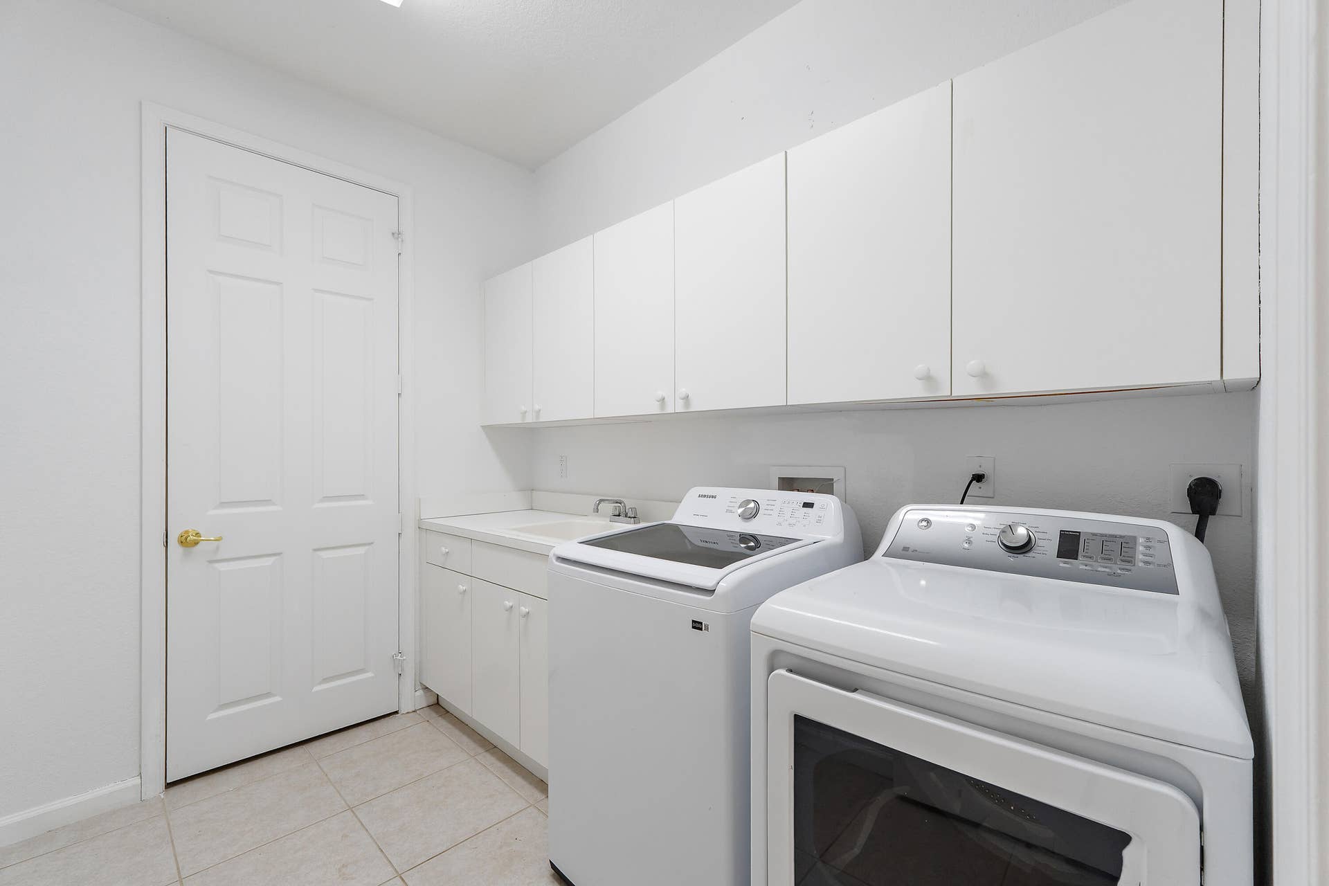 5183 SE Graham Drive, Stuart, FL 34997 5183 UTILITY RM