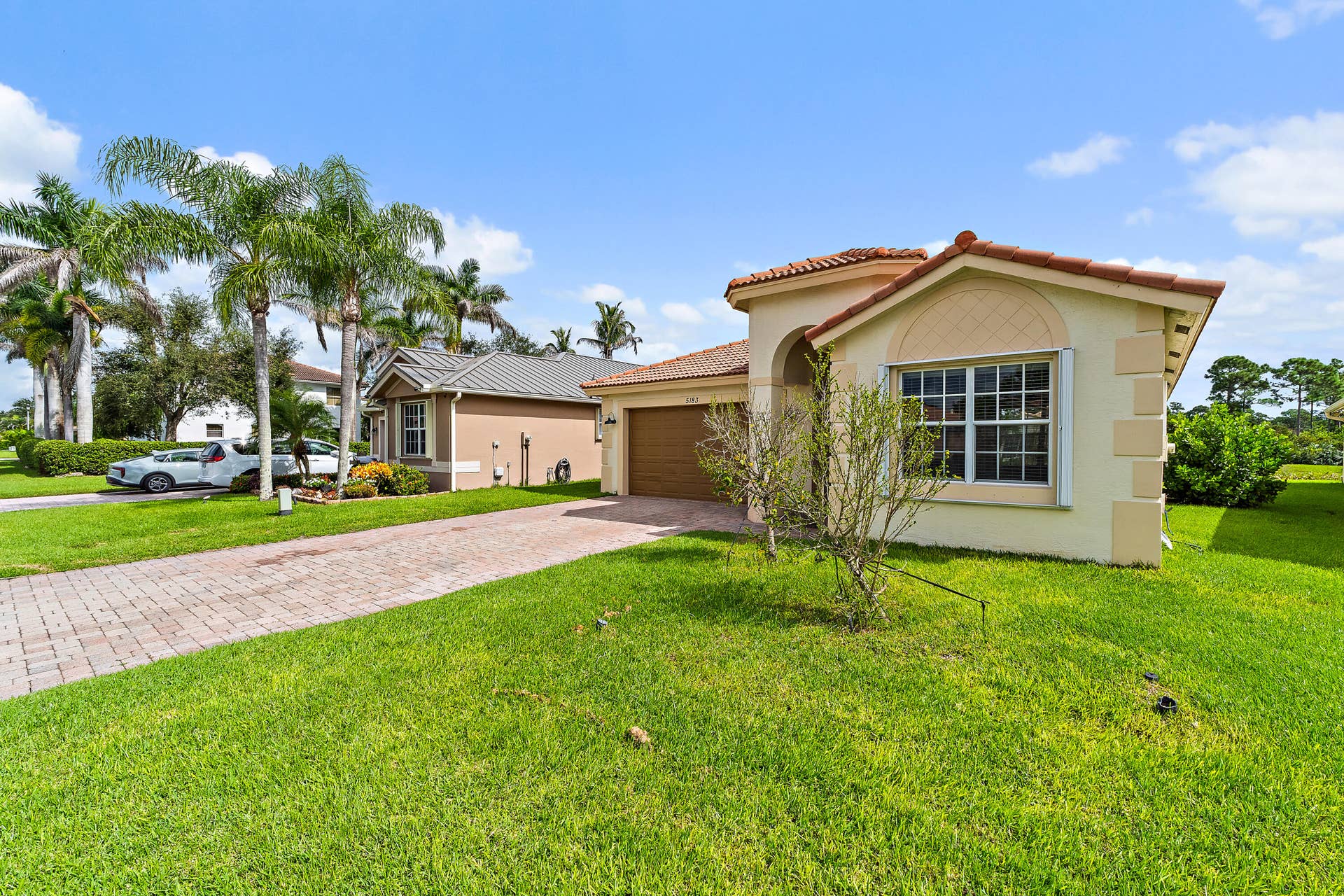 5183 SE Graham Drive, Stuart, FL 34997 6183 FRONT RIGHT SIDE