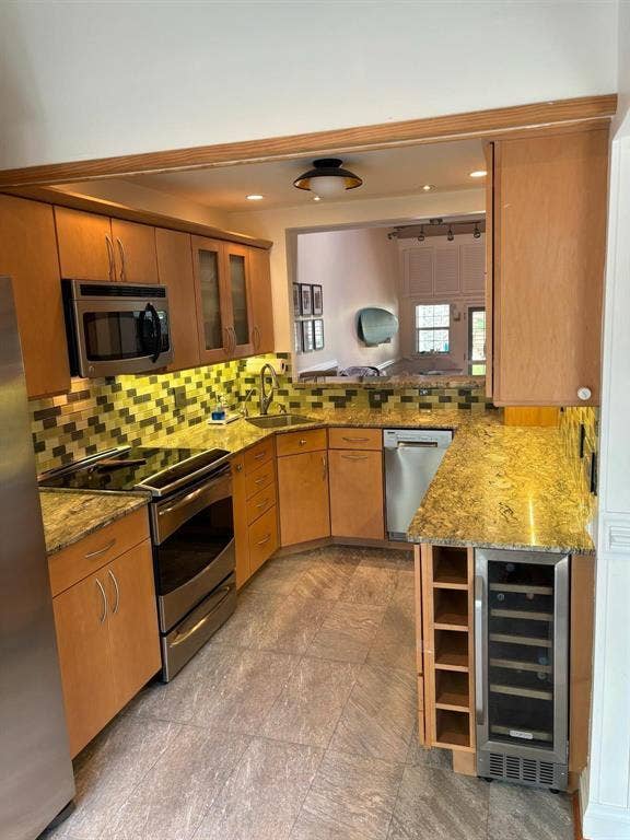 224 NE 16th Terrace, Fort Lauderdale, FL 33301 224 kitchen